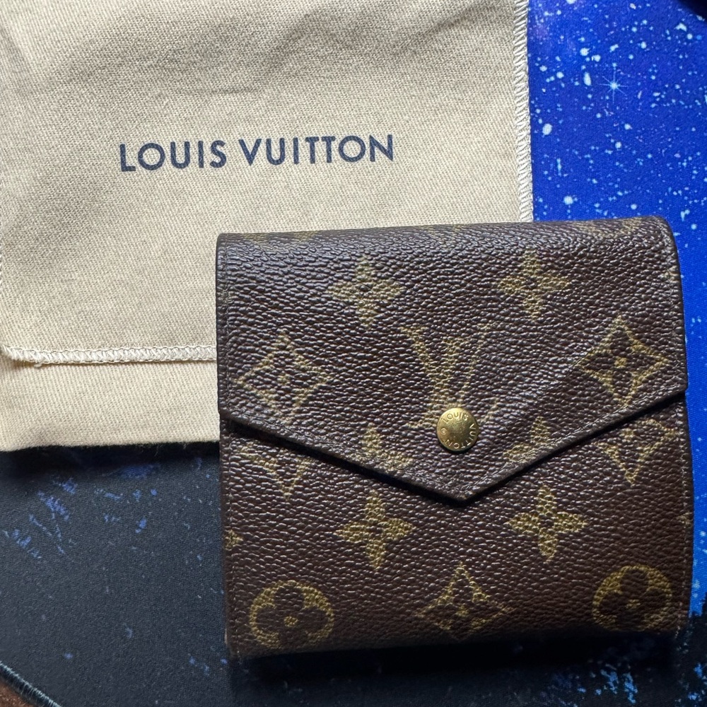 Vintage Louis Vuitton Portefeiulle Elise Monogram Wallet